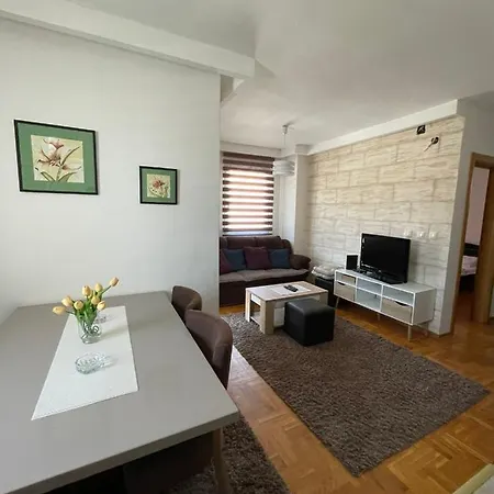 Zlatiborski Konaci-apartman Maletic * Zlatibor