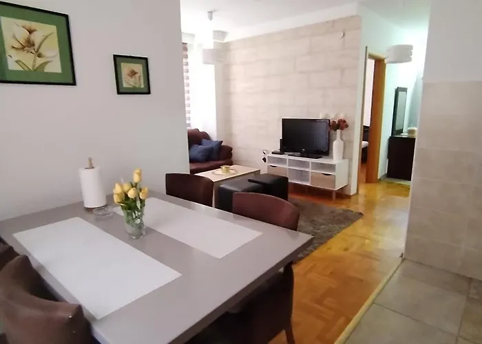 Zlatiborski Konaci-apartman Maletic *